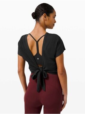 Lululemon ‘Its A Tie’ Short Sleeve